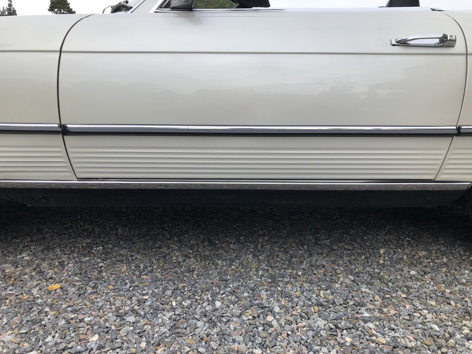 Exteriörbild på 1972 Mercedes-Benz 350 SL