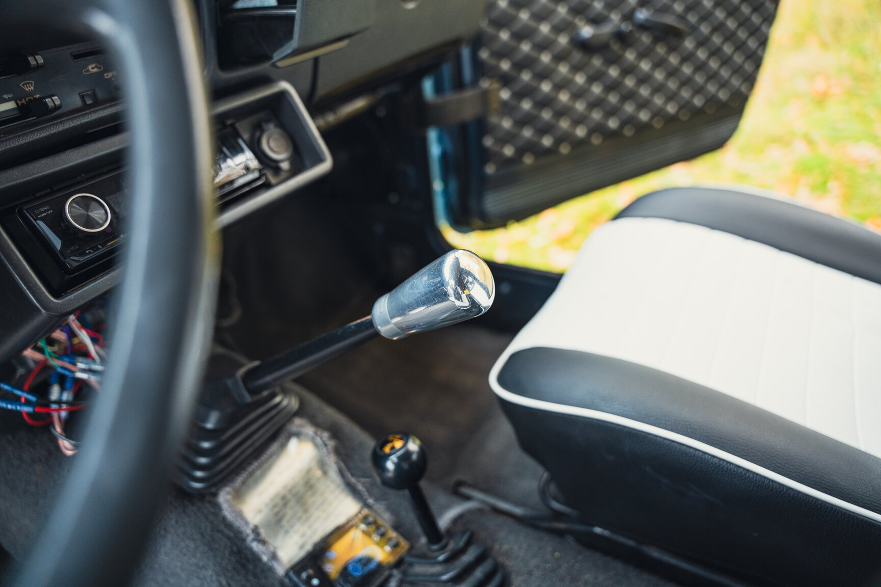 Interior image of 1987 Suzuki SJ413 A-traktor