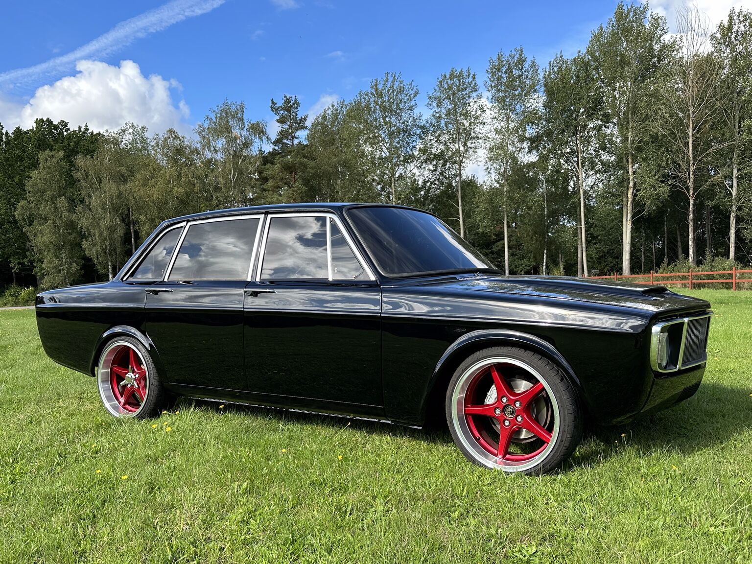 Aussenfoto 1969 Volvo 144 custom