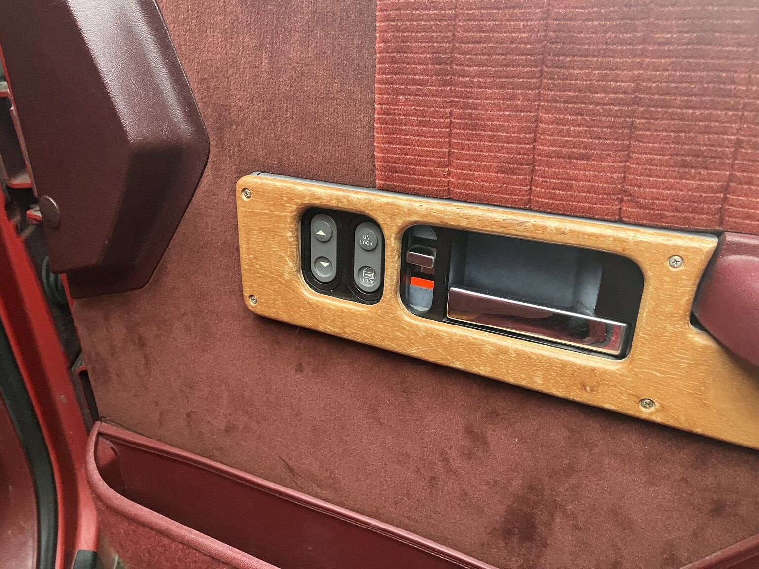 Interior image of 1991 Chevrolet K2500 Extended Cab 5.7 V8 4WD Pickup