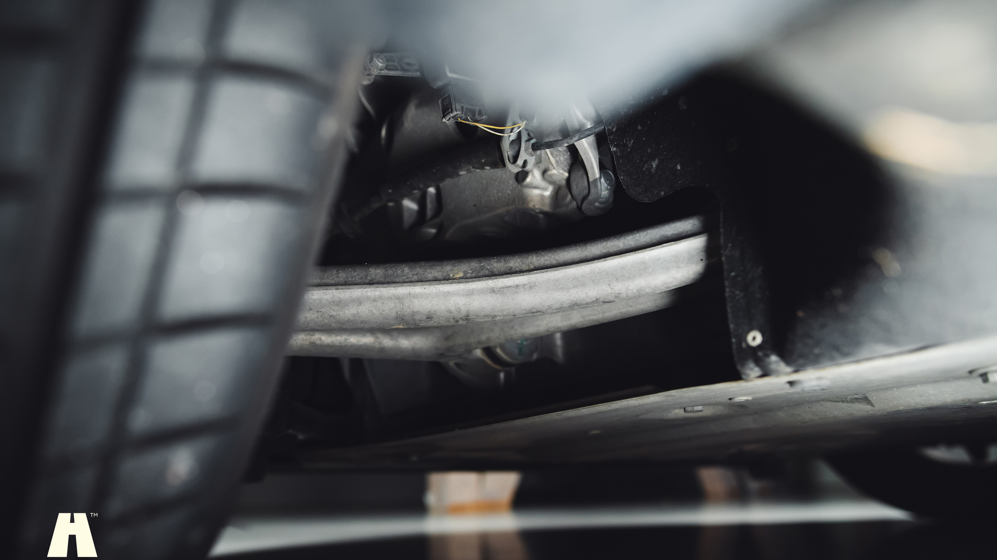 Image of 2019 Aston Martin DB11 AMR (32) mechanics