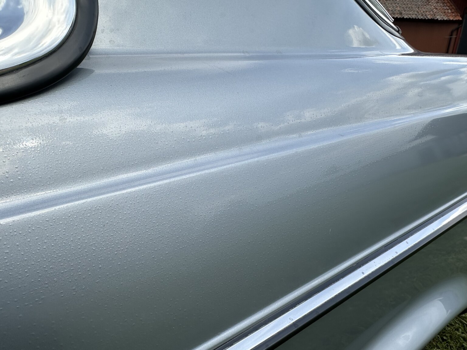 Exteriörbild på 1984 Mercedes-Benz 230 CE