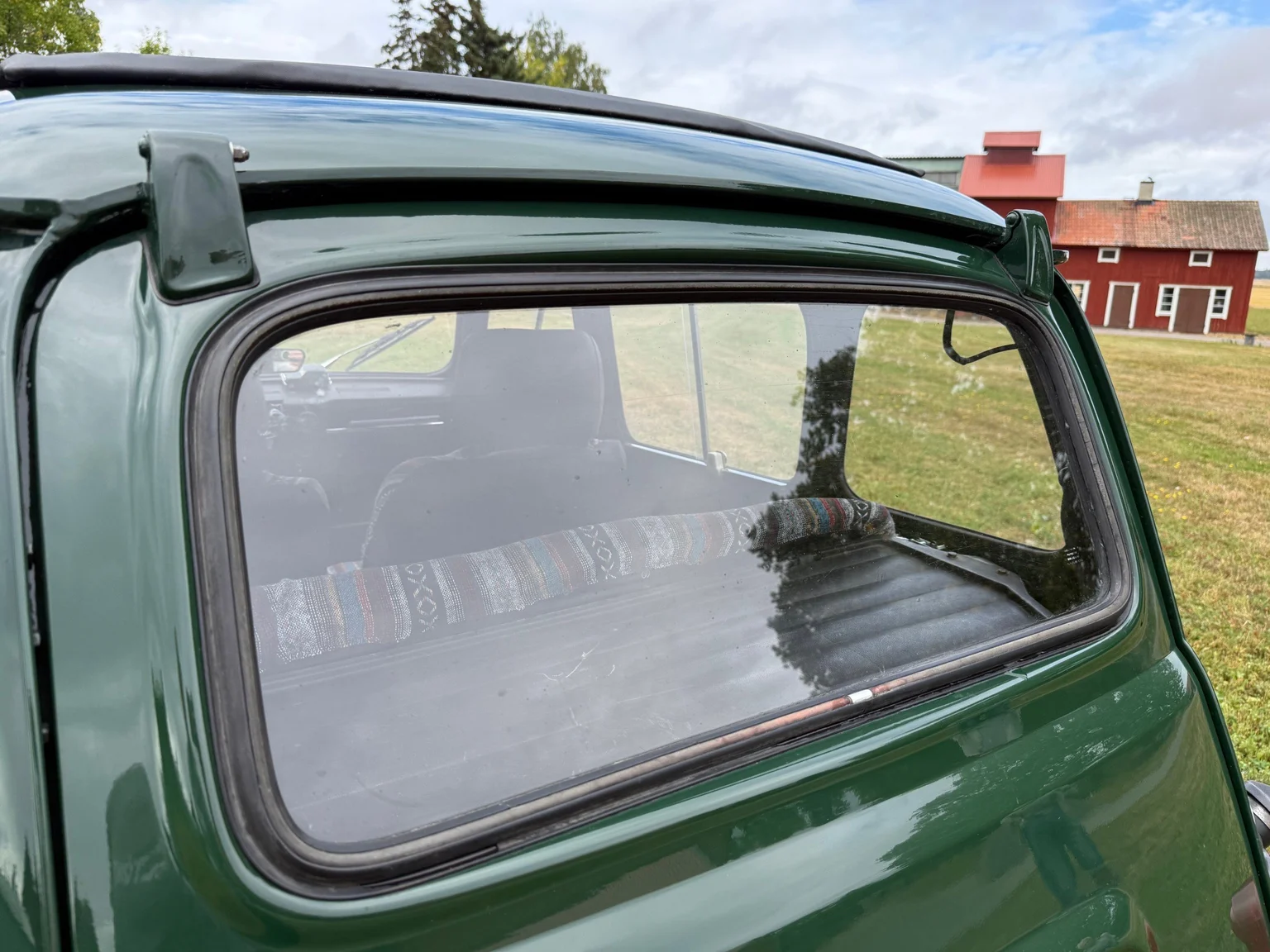 Exteriörbild på 1970 Renault 4 (43)