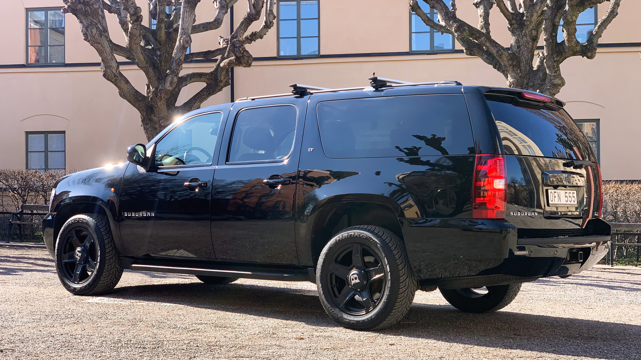 Exteriörbild på 2011 Chevrolet Suburban
