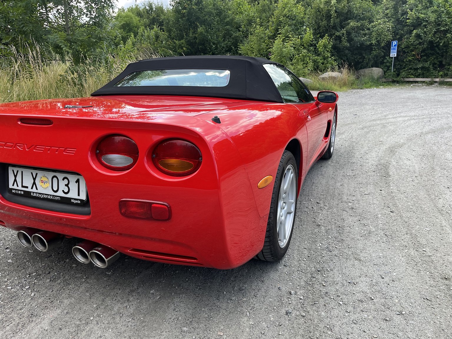 Exterior image of 2000 Chevrolet Corvette Cabriolet