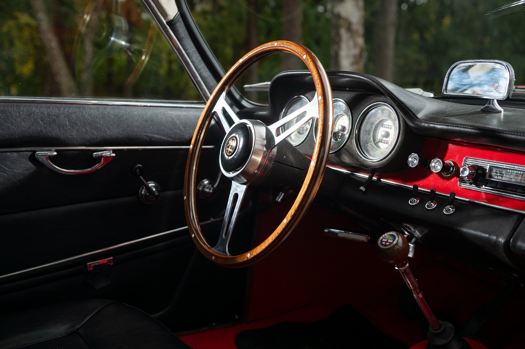 Interior image of 1962 Alfa Romeo Giulia Sprint 1600