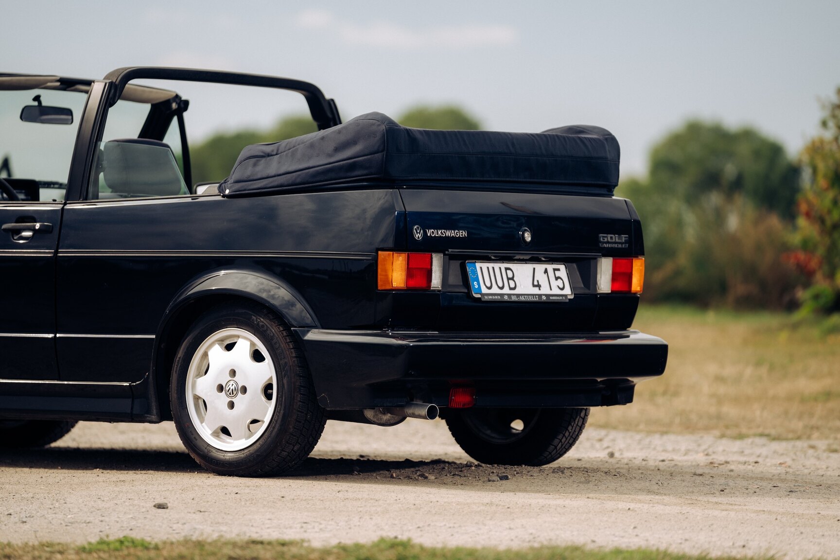 Exterior image of 1991 VW Golf Cabriolet "Etienne Aigner Edition"