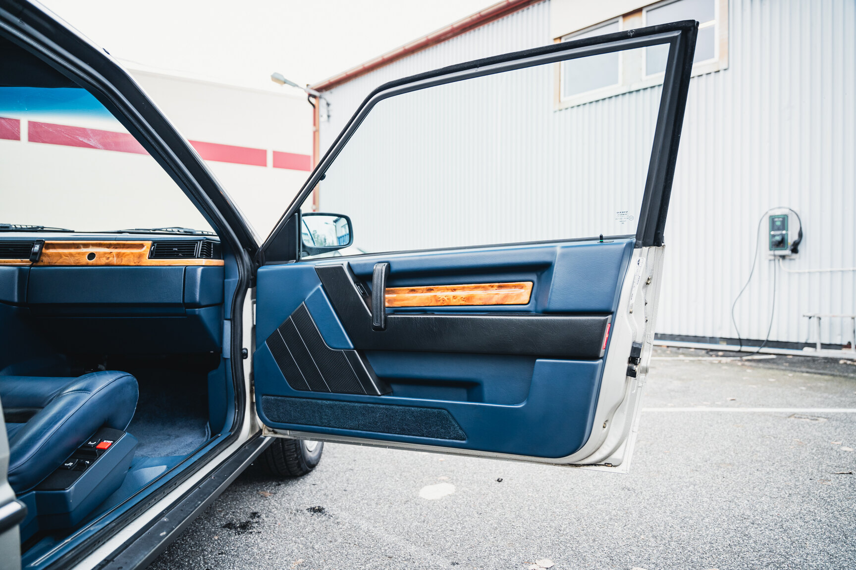 Interior image of 1988 Volvo 780 Bertone Coupé