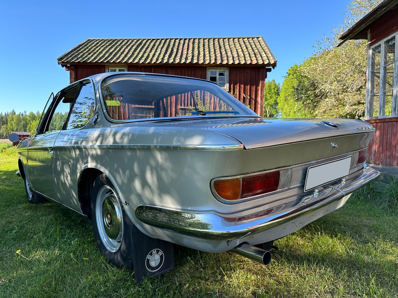 Exteriörbild på 1968 BMW 2000 CS
