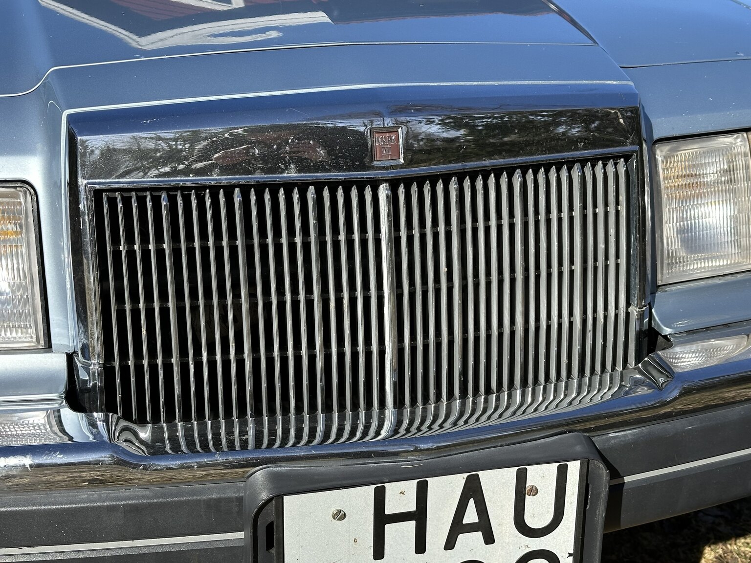 Exterior image of 1987 Lincoln Mark VII LSC