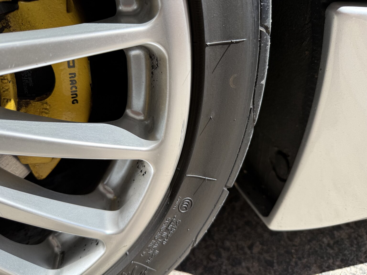 Exterior image of 2002 Renault Clio Sport V6