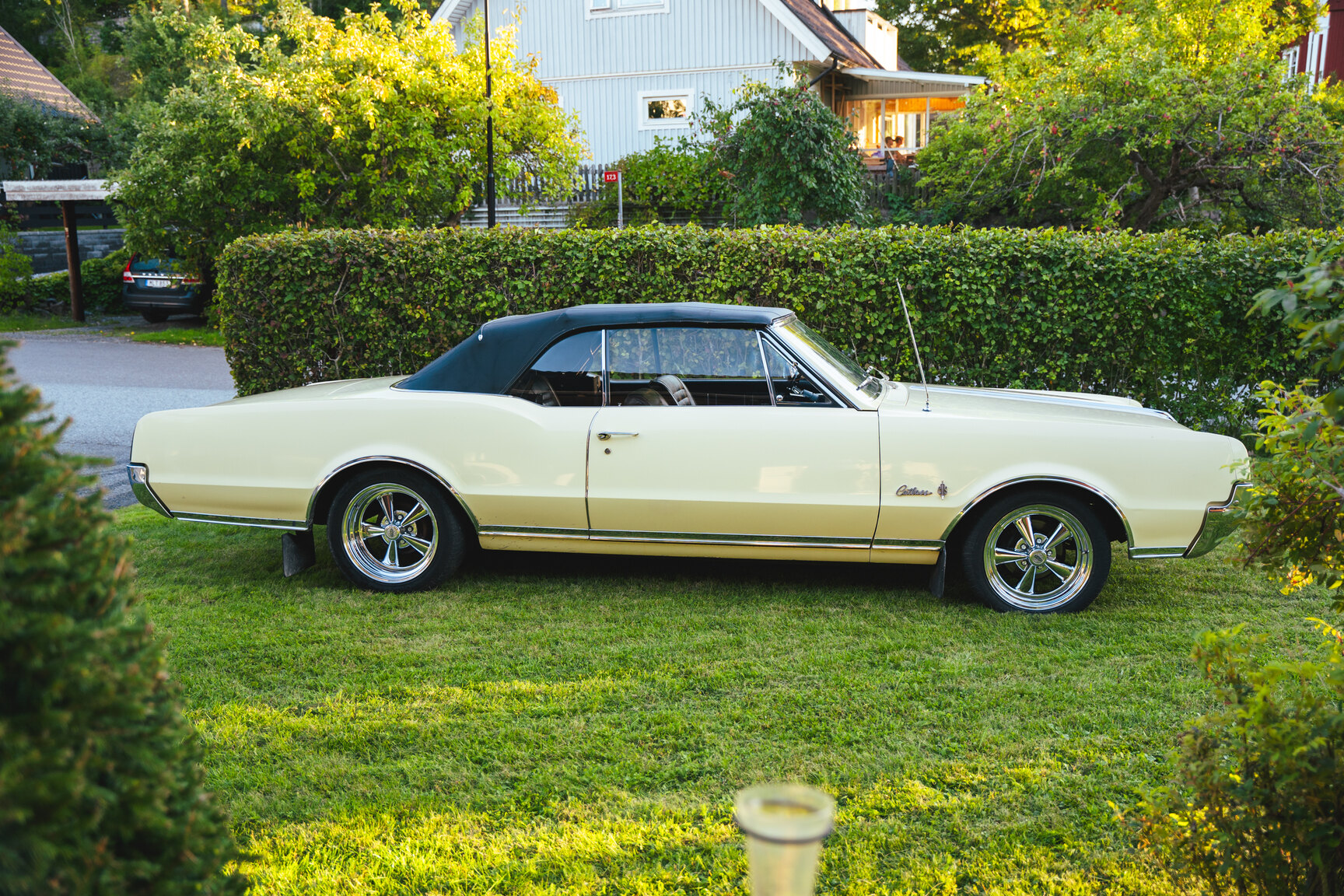 Exteriörbild på 1967 Oldsmobile Cutlass Supreme Cabriolet