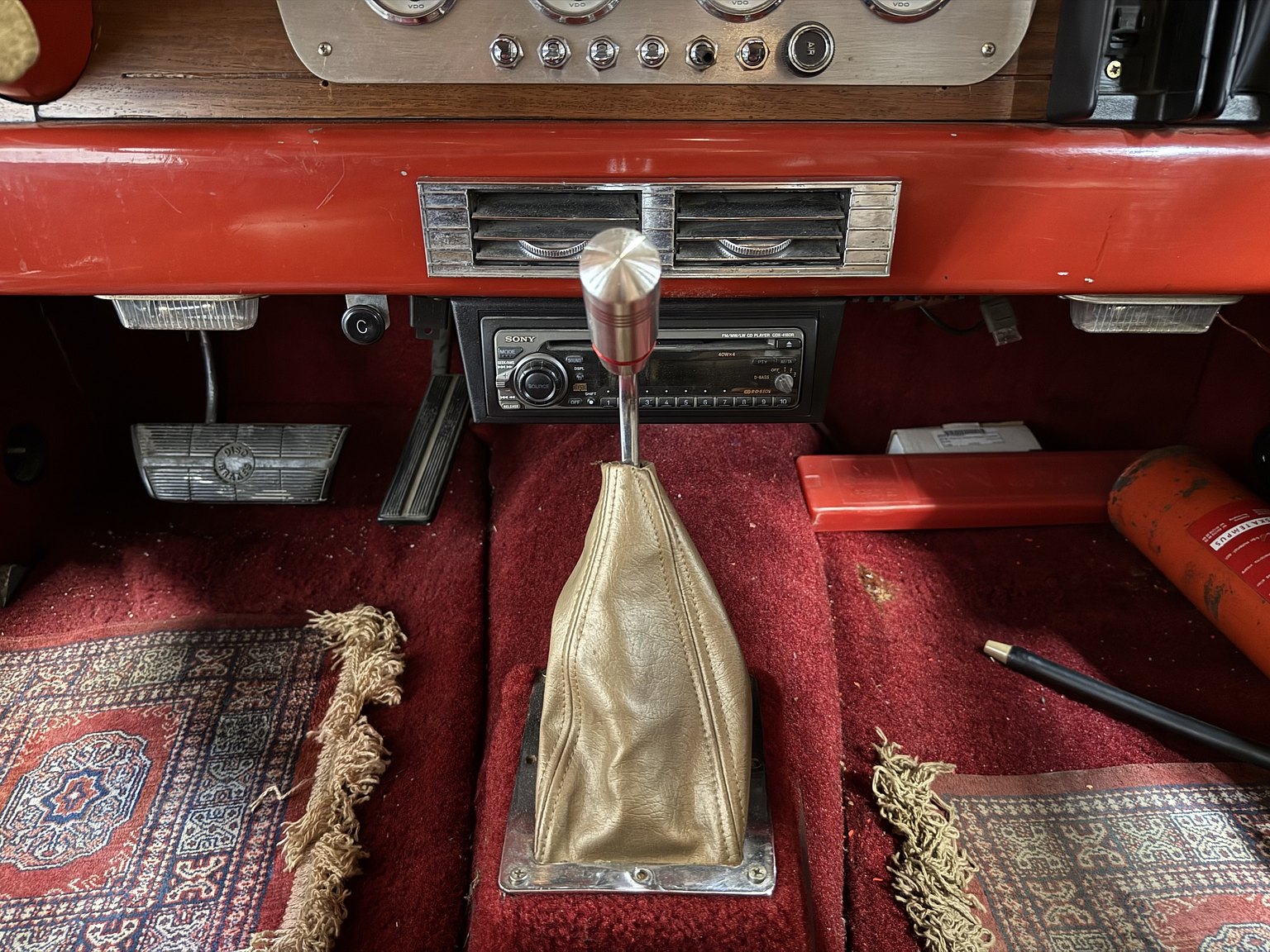 Interiörbild 1965 Duesenberg Roadster/StreetRod Replika 