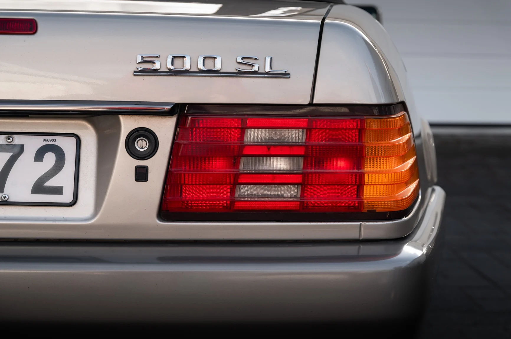 Exterior image of 1991 Mercedes-Benz 500 SL (17)