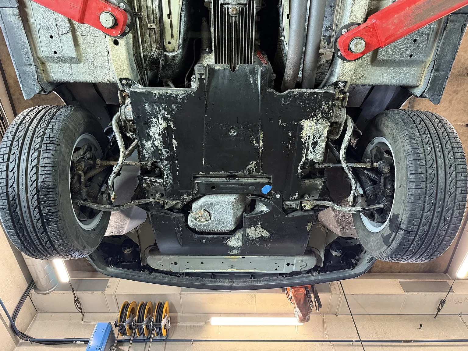 Image of 1988 BMW 535i - NO RESERVE (57) mechanics