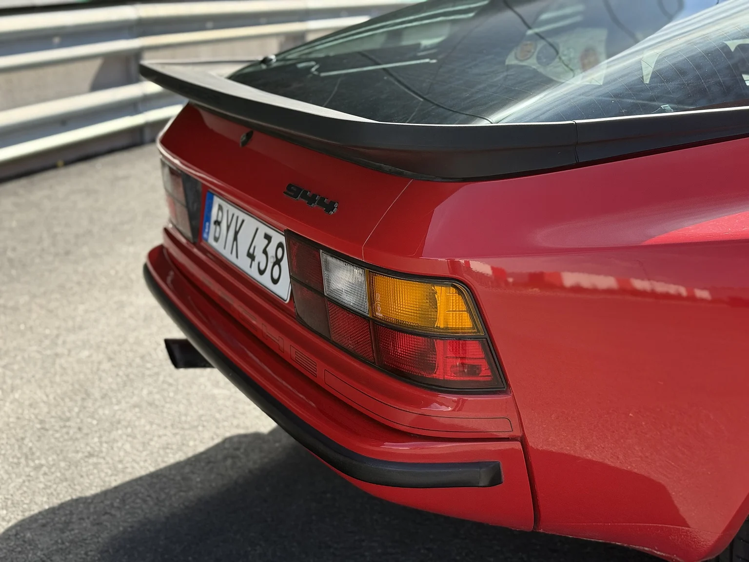 Exteriörbild på 1984 Porsche 944 Targa (57)
