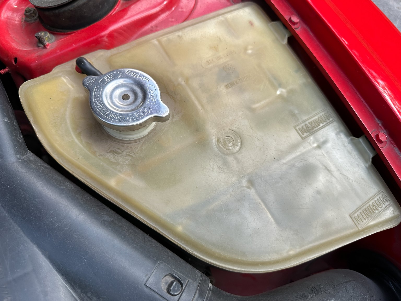 Image of 1988 Porsche 944 mechanics