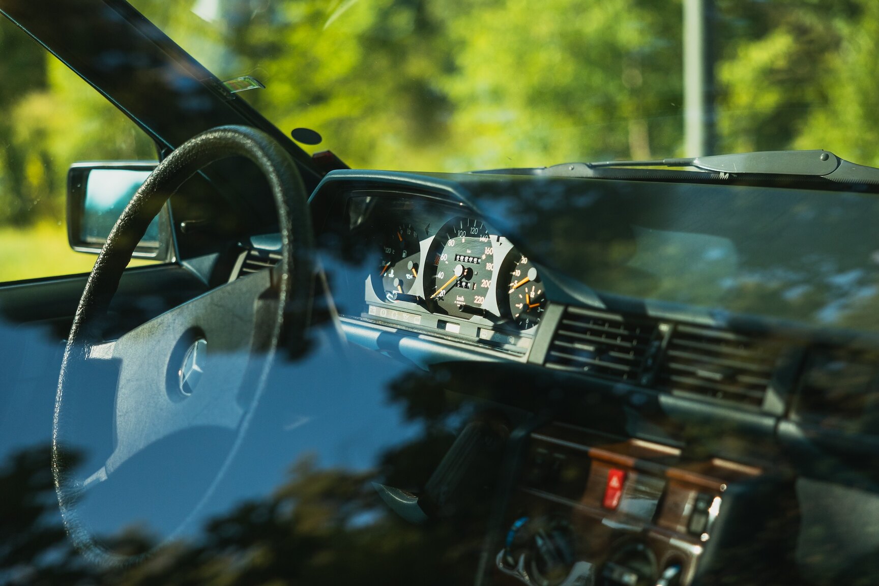 Interior image of 1987 Mercedes-Benz 230E
