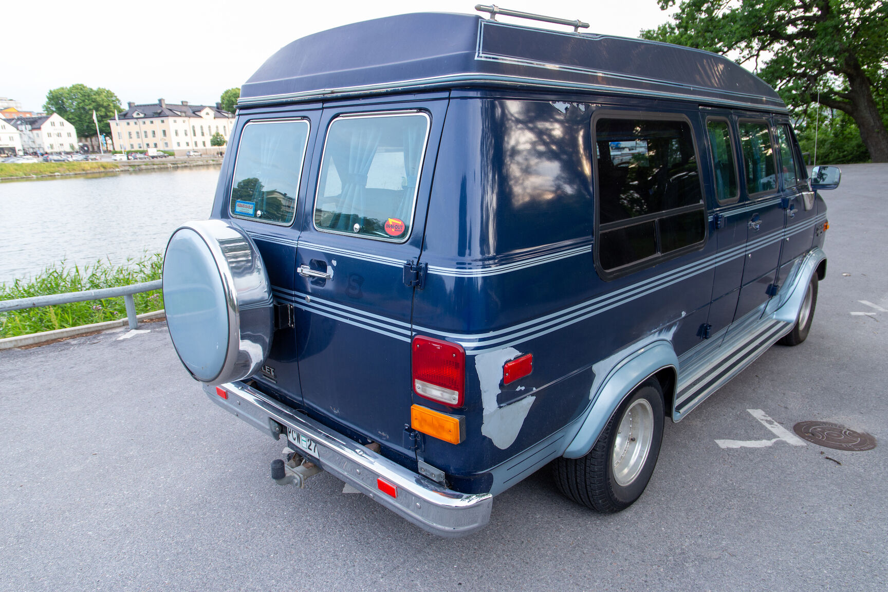 Exterior image of 1989 Chevrolet G20 Conversion Van