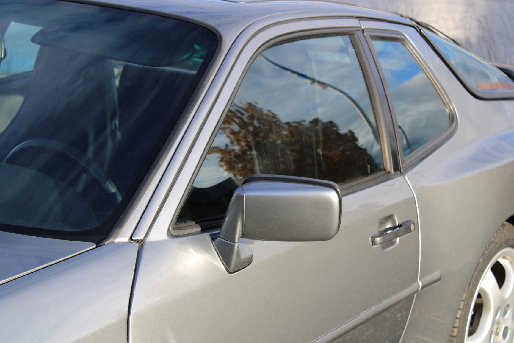 Exterior image of 1991 PORSCHE 944 S2