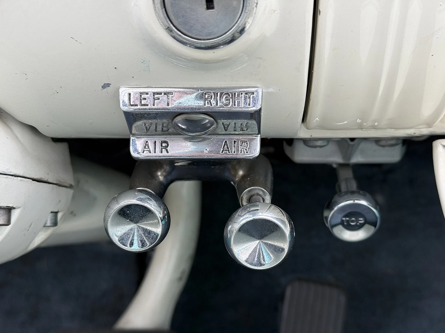 Interior image of 1955 Oldsmobile Super 88 (8)