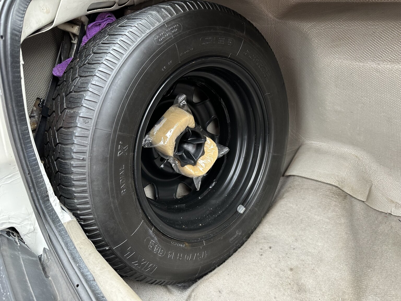 Interior image of 1988 Audi 80 (40)