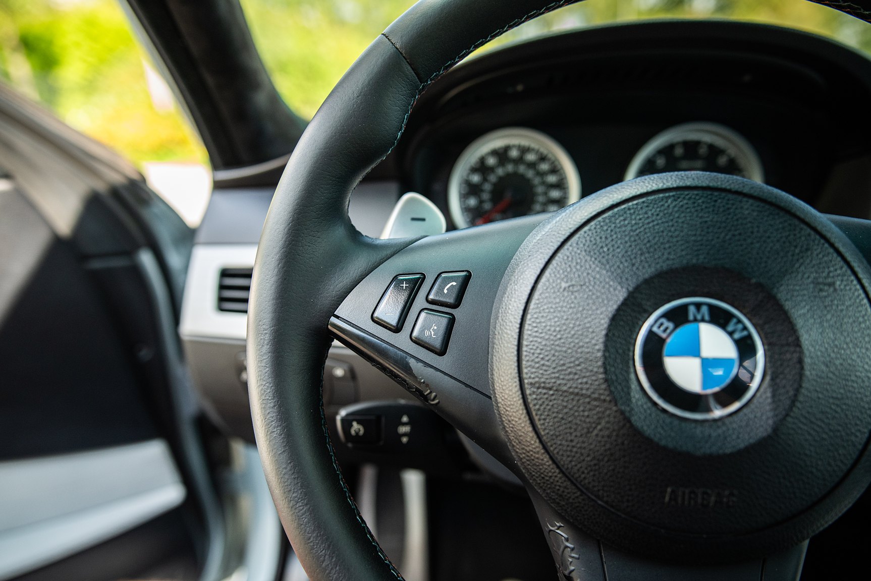 Interior image of 2006 BMW E60 M5