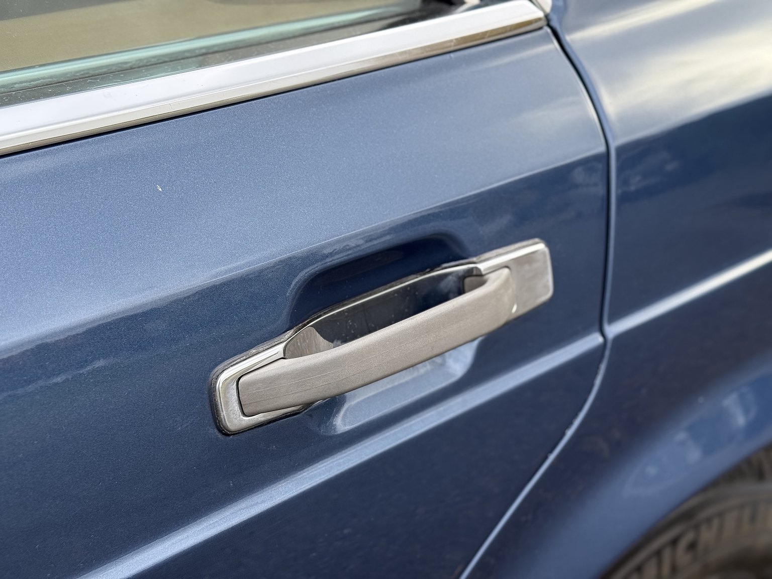 Exteriörbild på 1987 Mercedes-Benz 300 SE