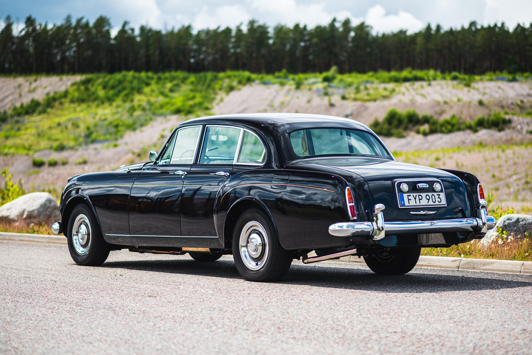 Exterior image of 1960 Bentley S2 Continental 