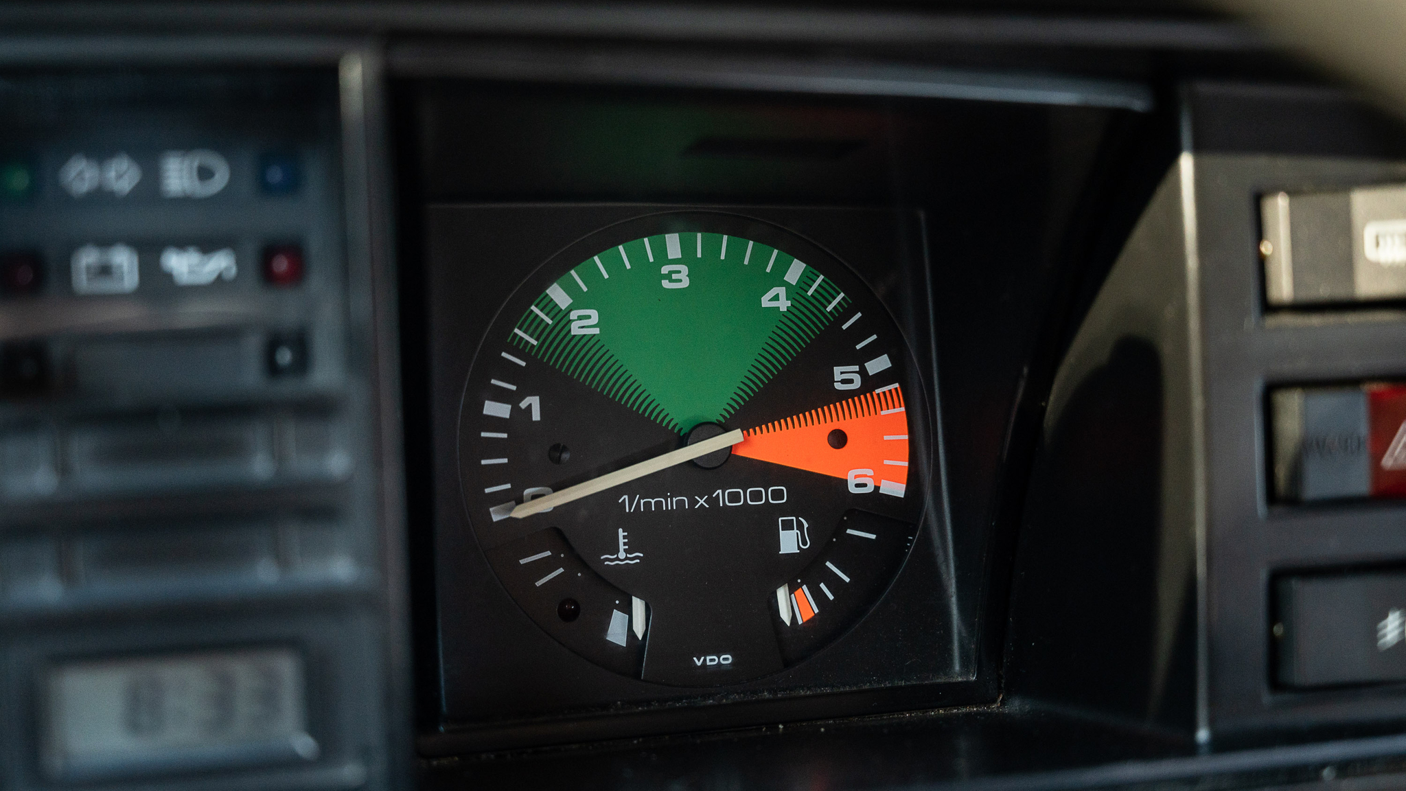 Interior image of 1992 Volkswagen T3 Kombi Syncro 16" Westfalia