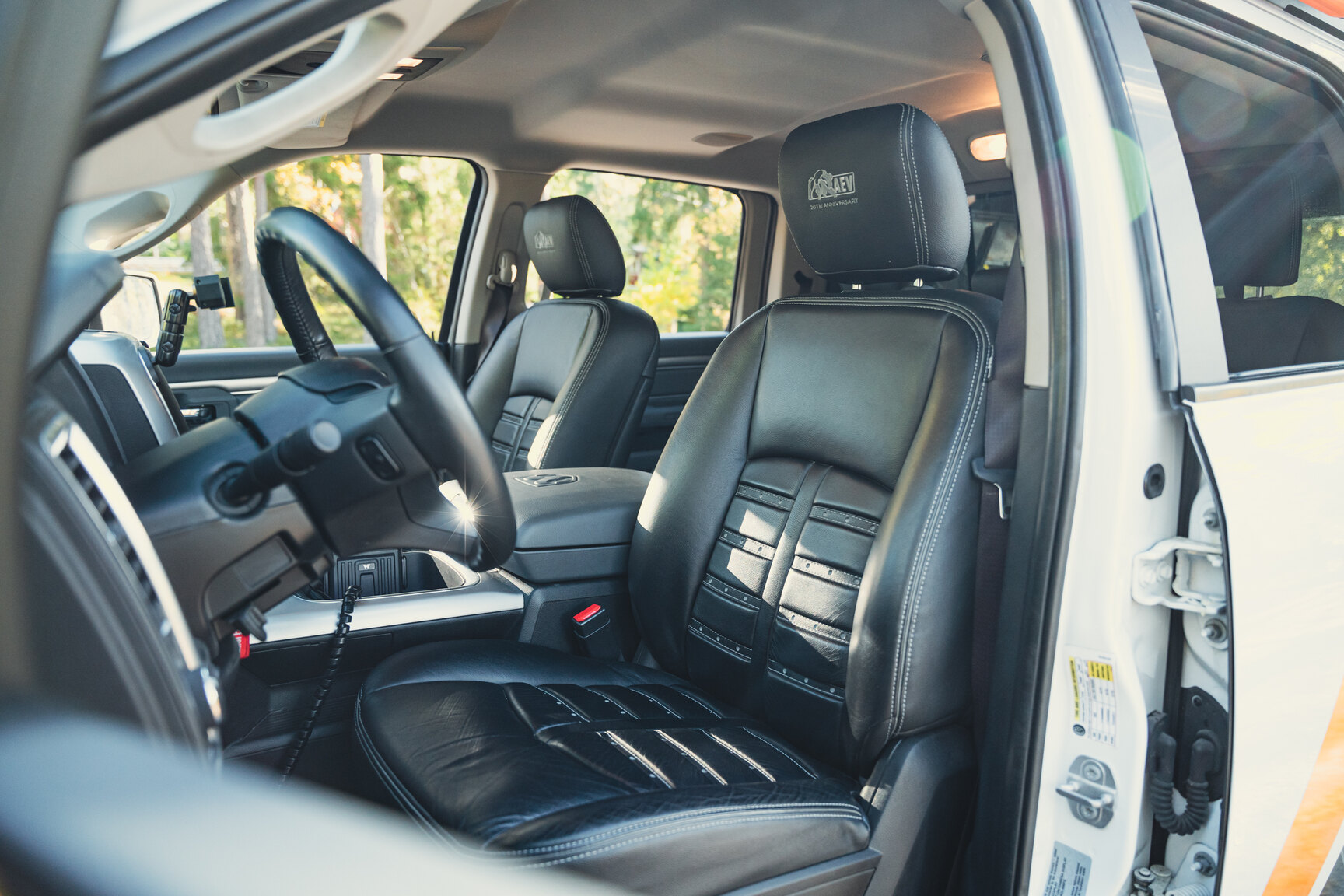 Interiörbild 2017 Dodge Ram 1500 AEV (5)