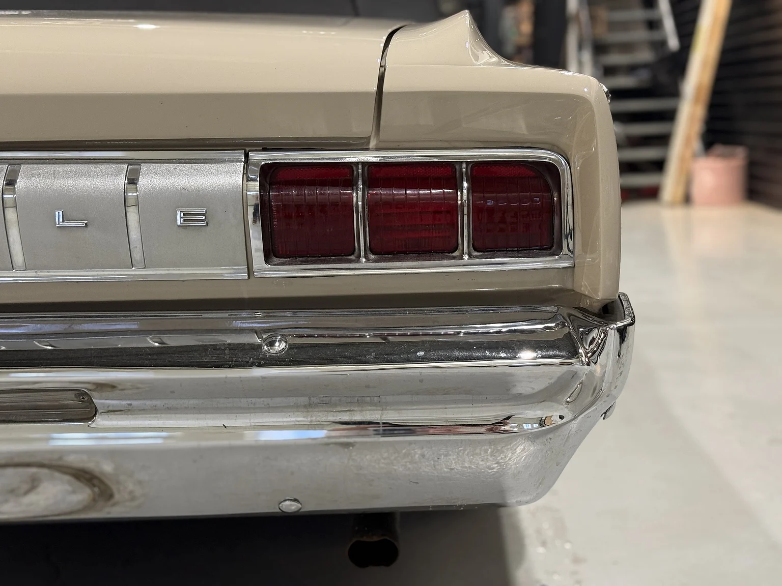 Exteriörbild på 1964 Oldsmobile Cutlass Convertible (45)