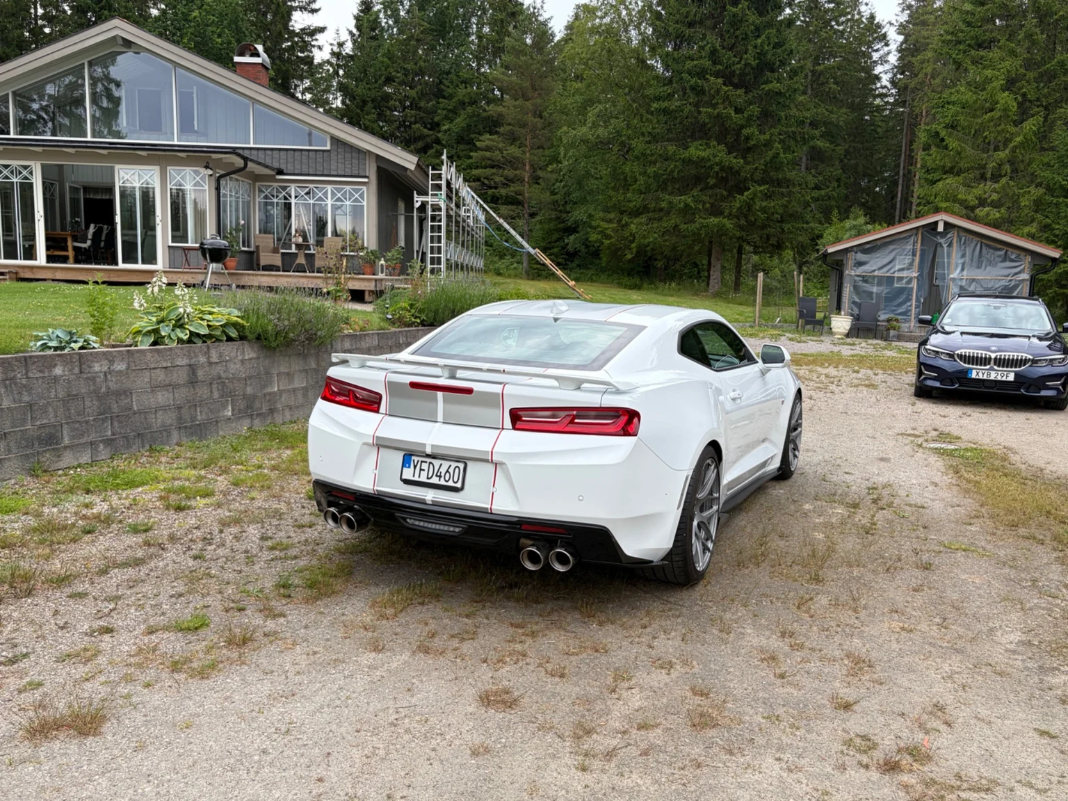 Exteriörbild på 2017 Chevrolet Camaro SS (17)
