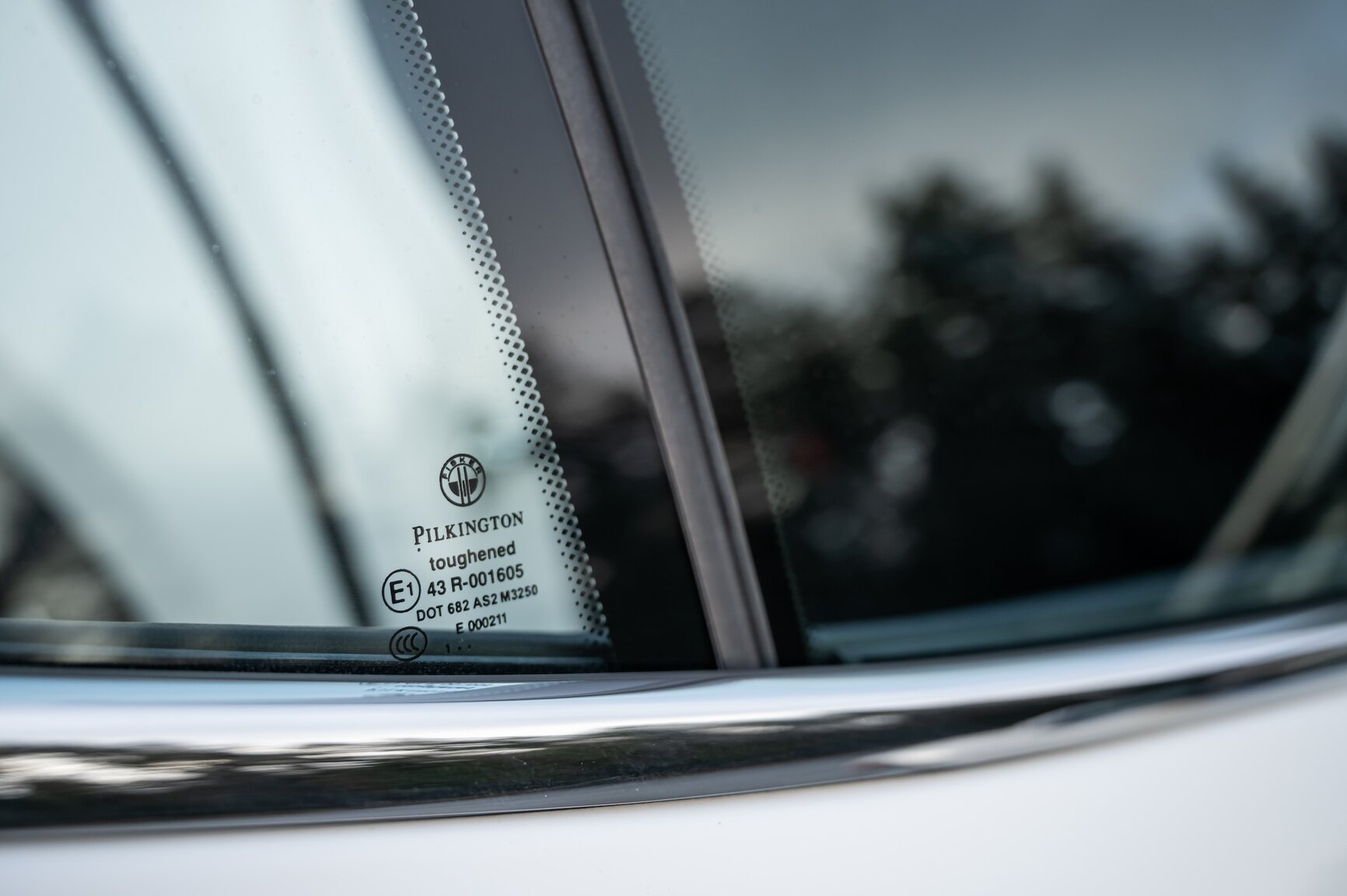 Exteriörbild på 2012 Fisker Karma ES