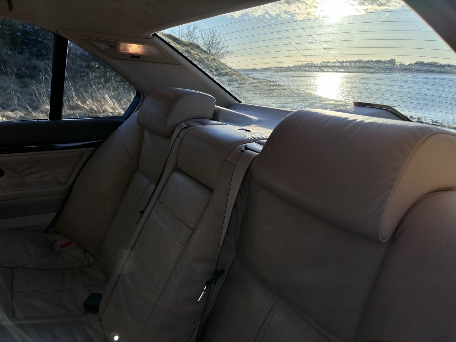 Innenraumfoto von 1996 BMW 728iA