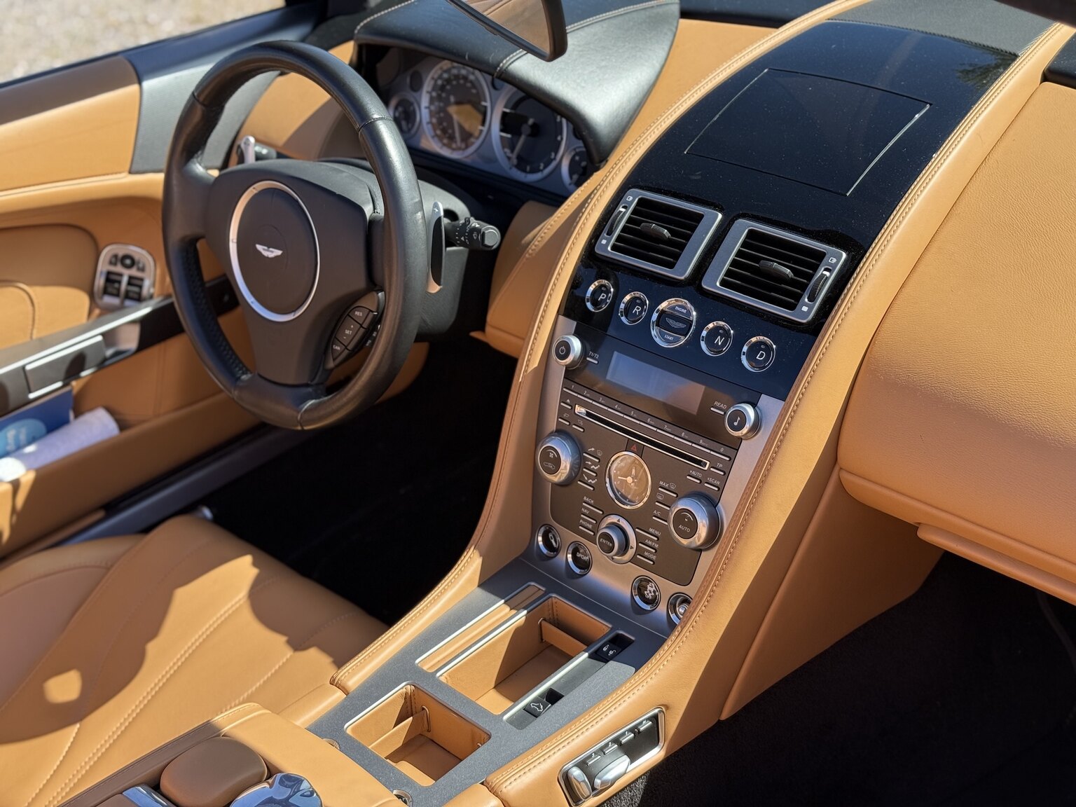 Interiörbild 2015 Aston Martin DB9 Volante