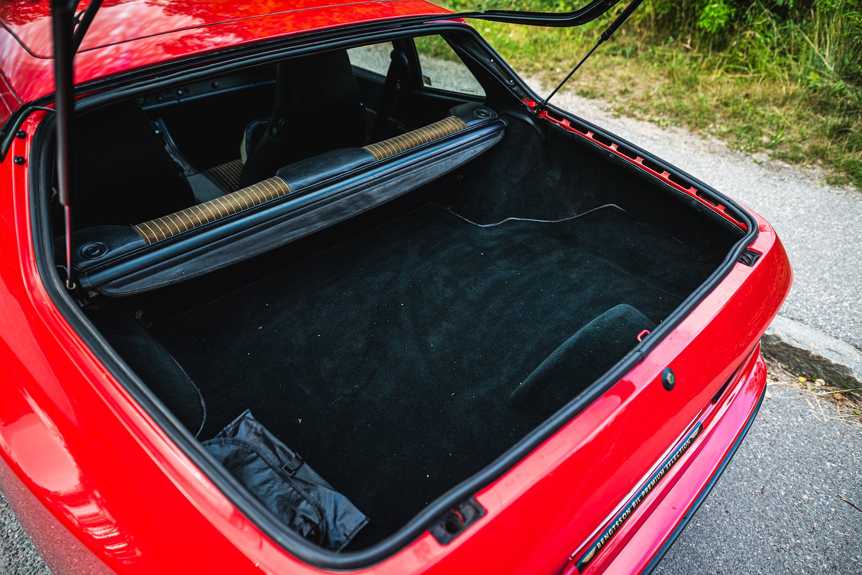 Interior image of 1988 Porsche 944