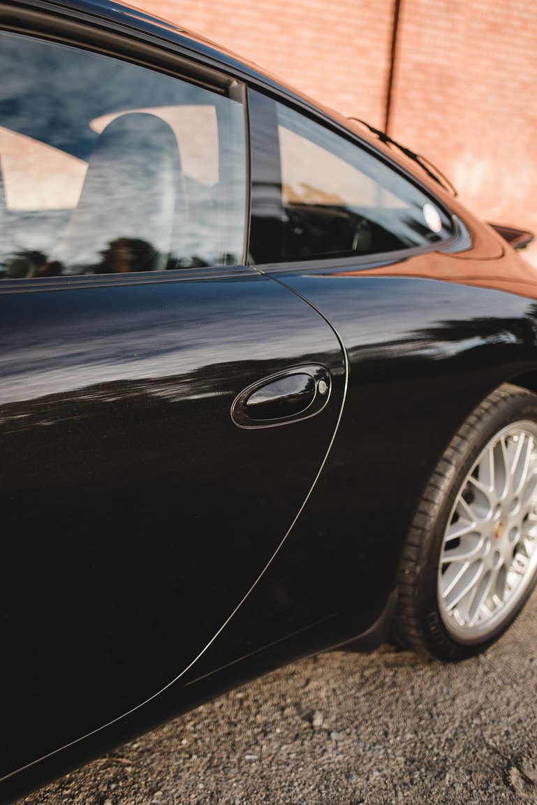 Exterior image of 1998 Porsche 996 Carrera 