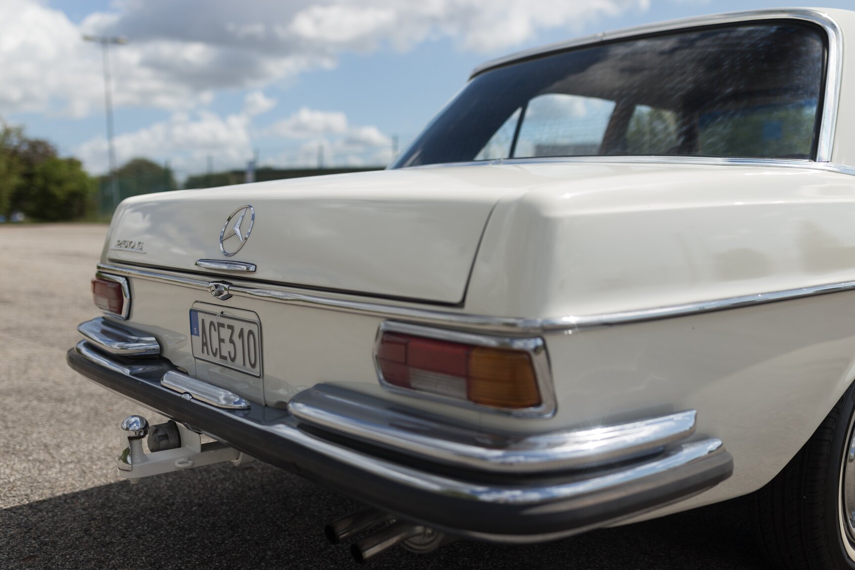 Exteriörbild på 1966  Mercedes-Benz 250 
