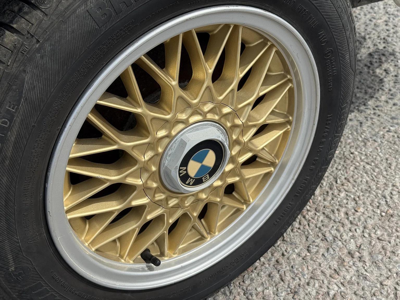 Aussenfoto 1970 BMW New Class 4-dörrars Sedan (42)