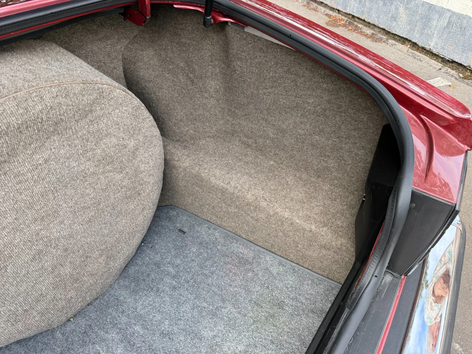 Interior image of 1988 Daimler Six (86)