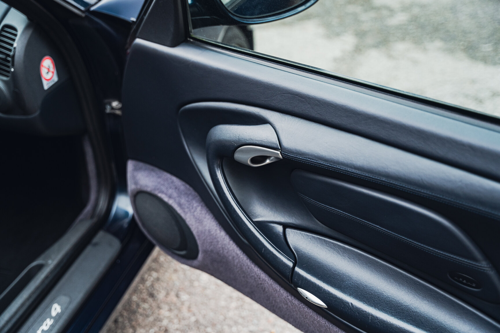 Interior image of 1999 Porsche 911 Carrera 4