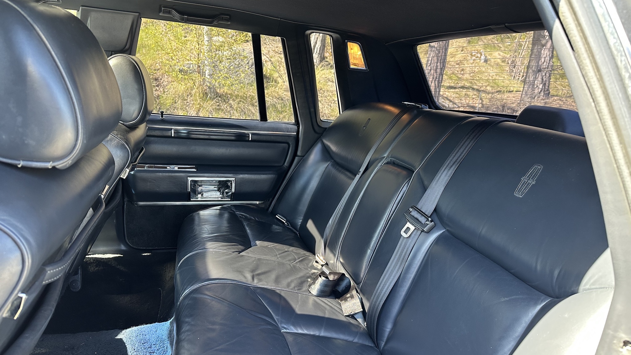 Interior image of 1988 Lincoln Town Car