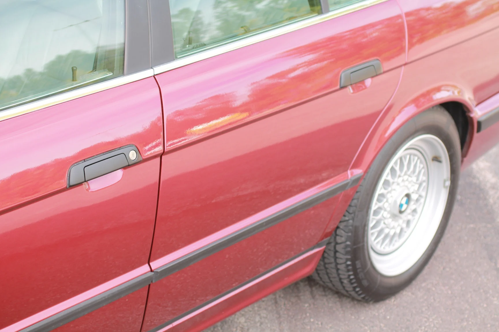 Exteriörbild på 1993 BMW 540i Sedan (137)