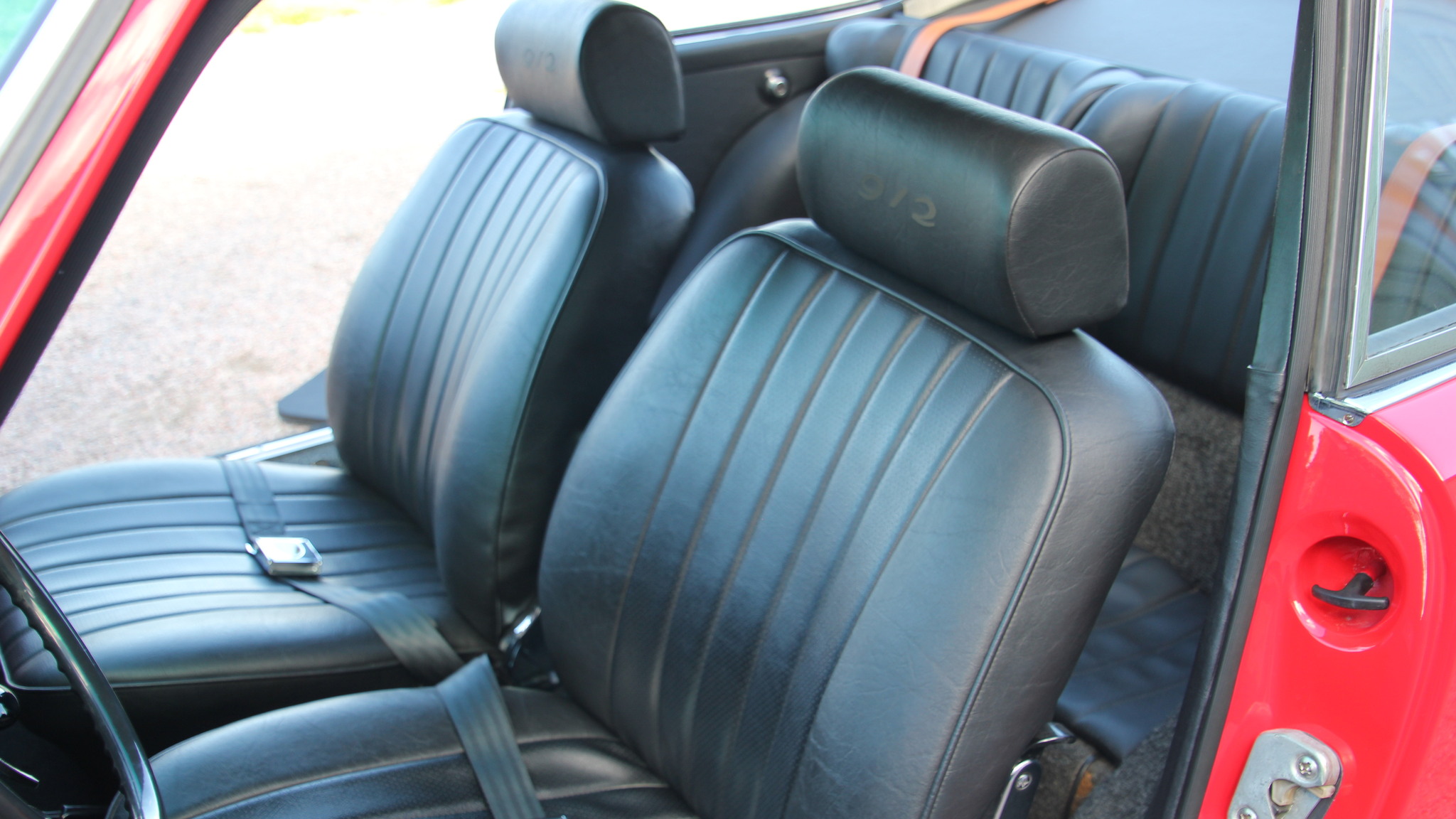 Interior image of 1966 Porsche 912