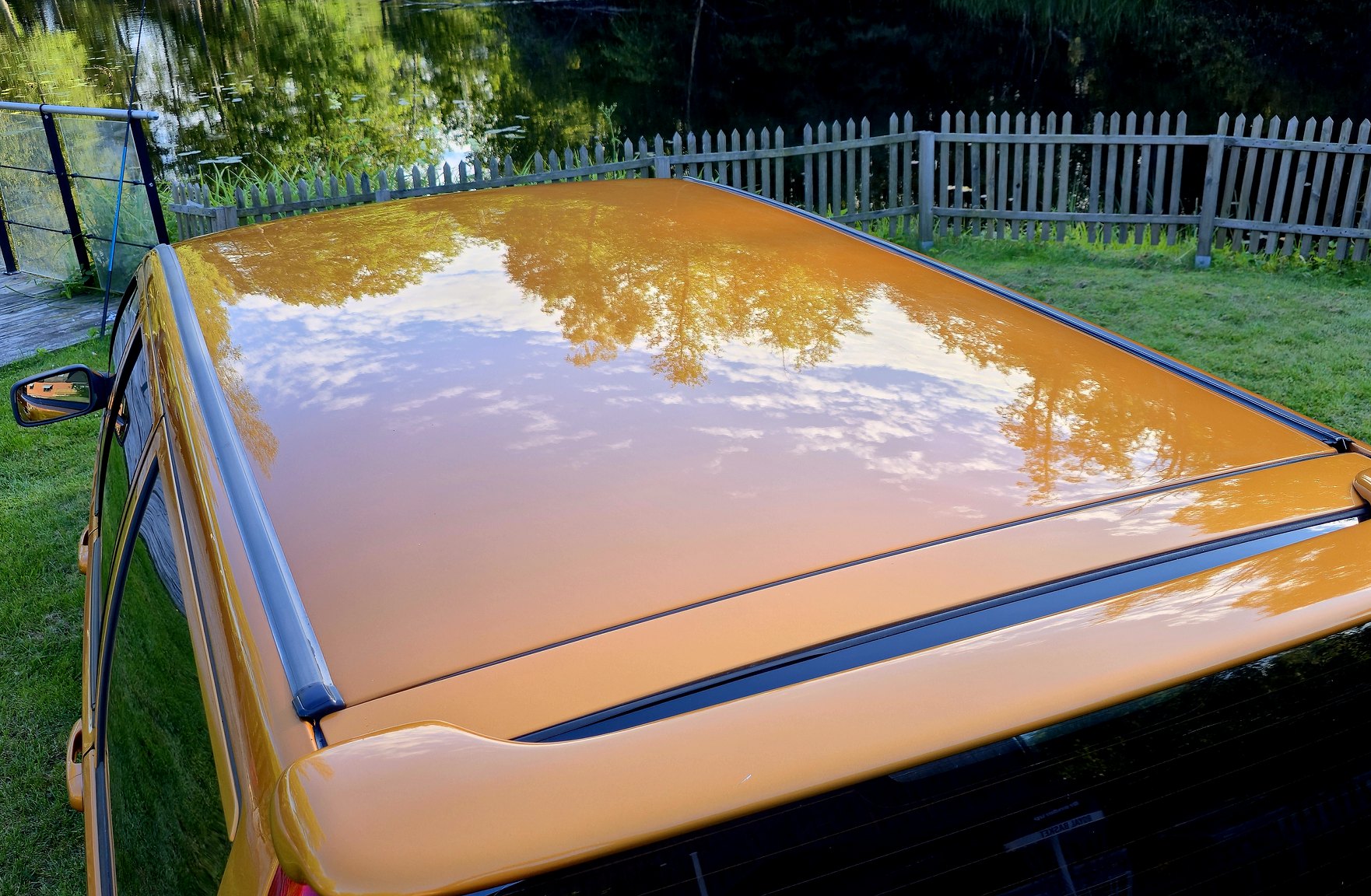 Exterior image of 1998 Volvo V70 R 2.3 T Automatisk