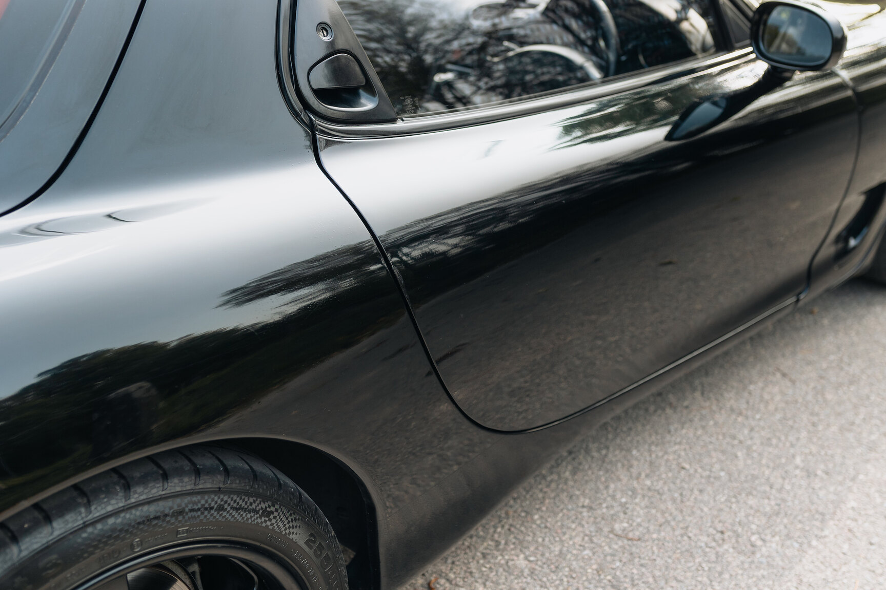 Exterior image of 1994 Mazda RX7 (44)