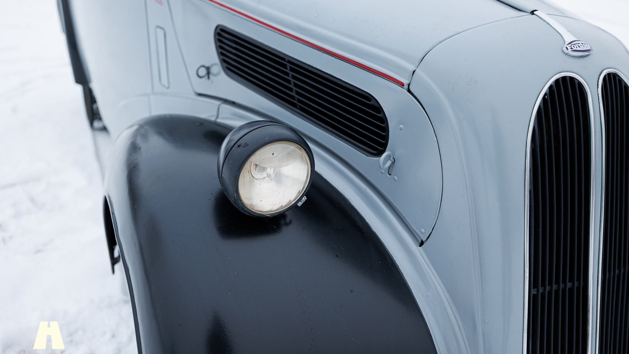 Exteriörbild på 1952 Ford E4930 Van (13)