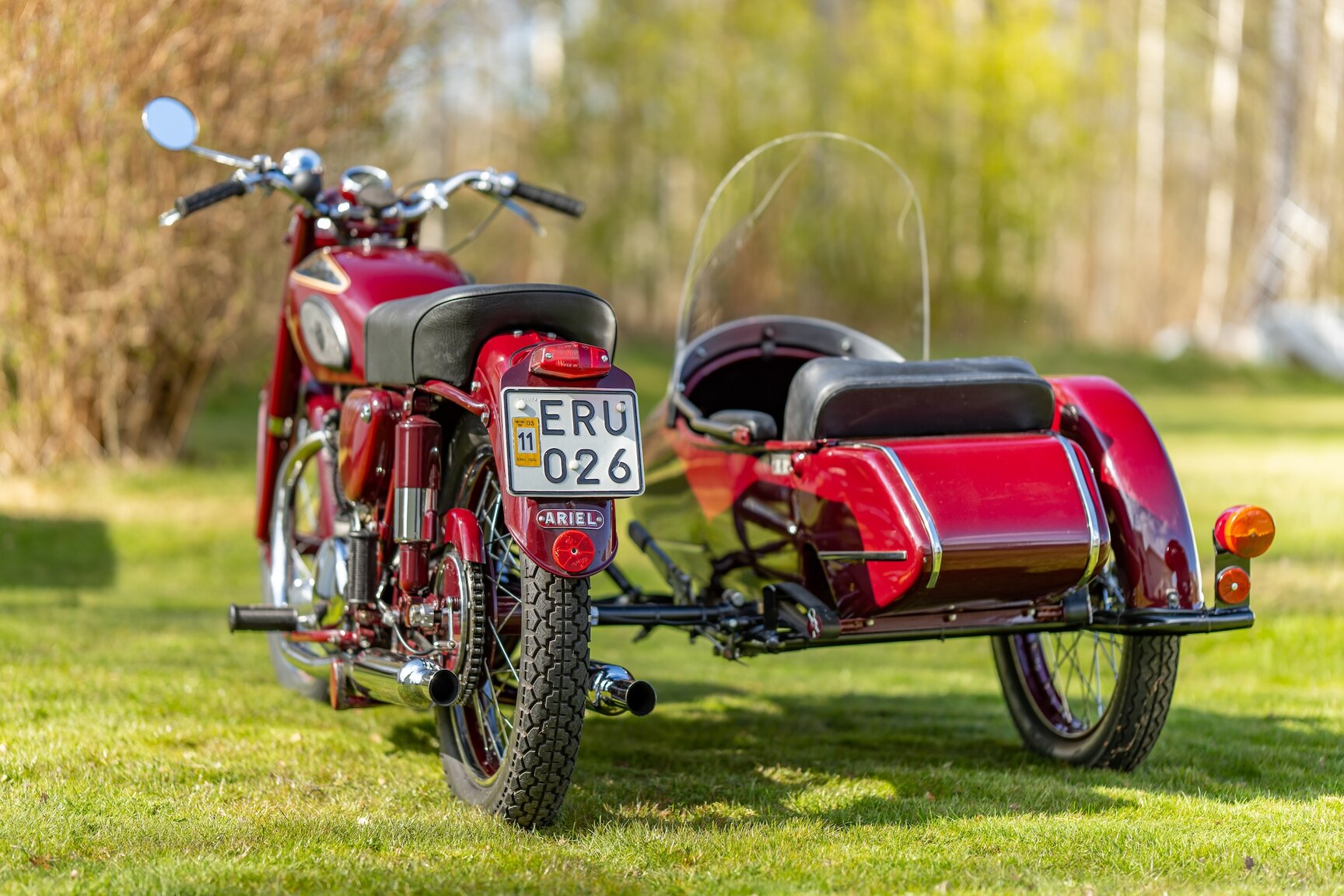 Exteriörbild på 1954 Ariel FH 650 Huntsmaster Twin