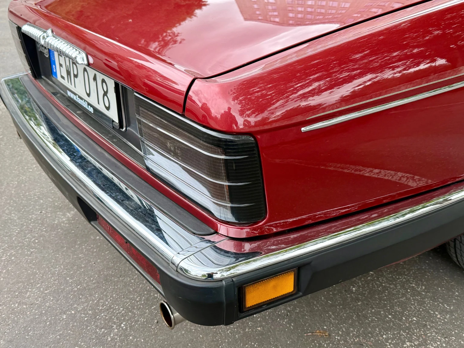 Exterior image of 1988 Daimler Six (29)